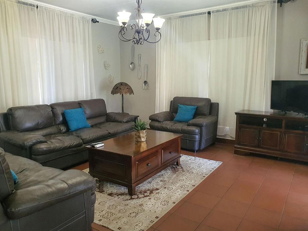 Micasa Sucasa Guesthouse Lephalale Zewnętrze zdjęcie